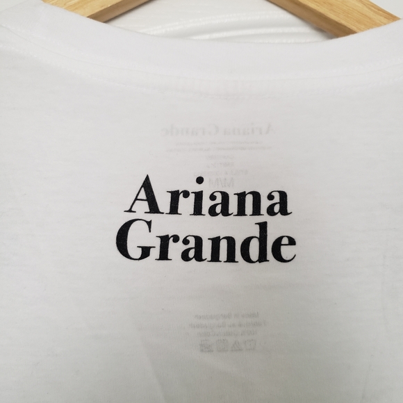 SOLD NWOT Ariana Grande upside down Oversized graphic tshirt M - Picture 5 of 6